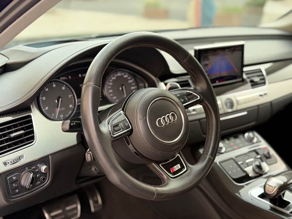 Audi S8