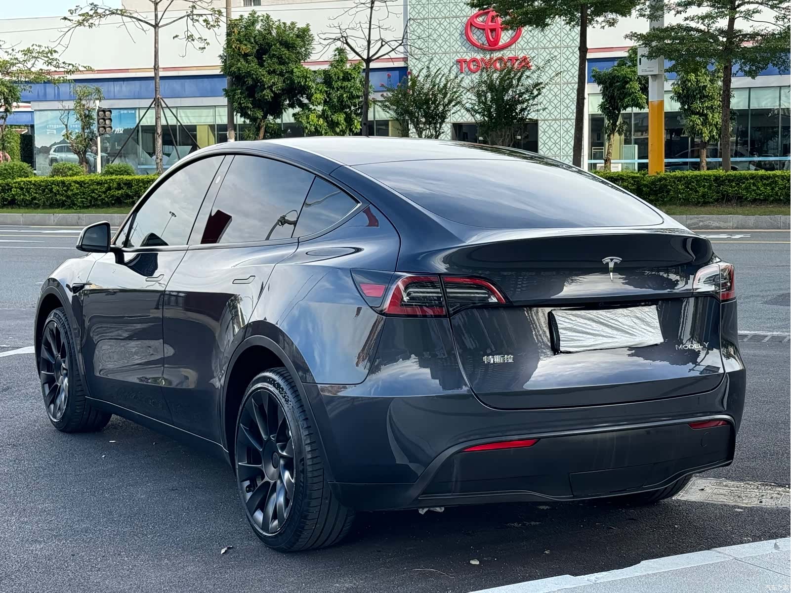 Tesla Model Y, 2024 16