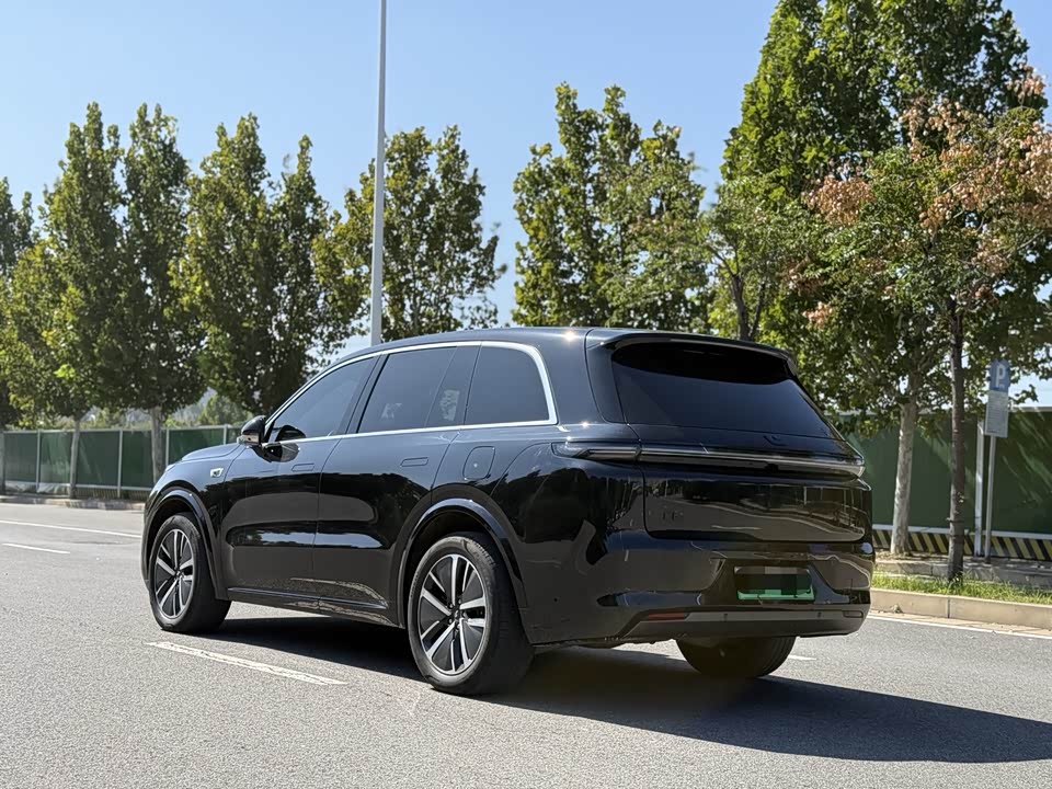 Li Auto Ideal L8