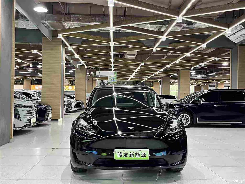 Tesla Model Y, 2022 3
