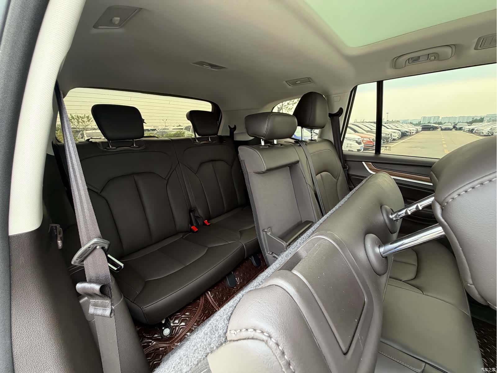 Roewe RX8, 2019 11