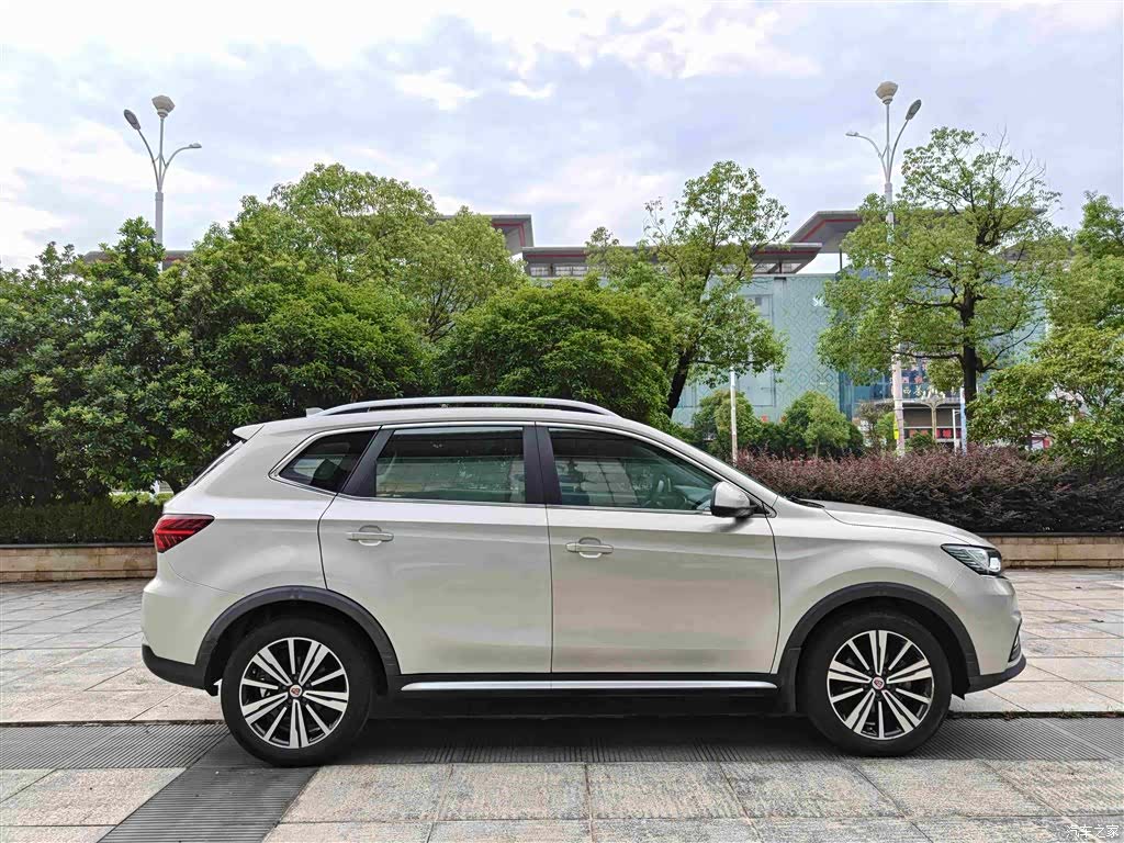 Roewe RX5, 2021 7