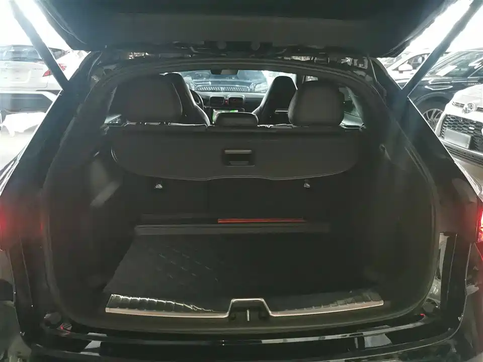 Lynk & Co 02 Hatchback