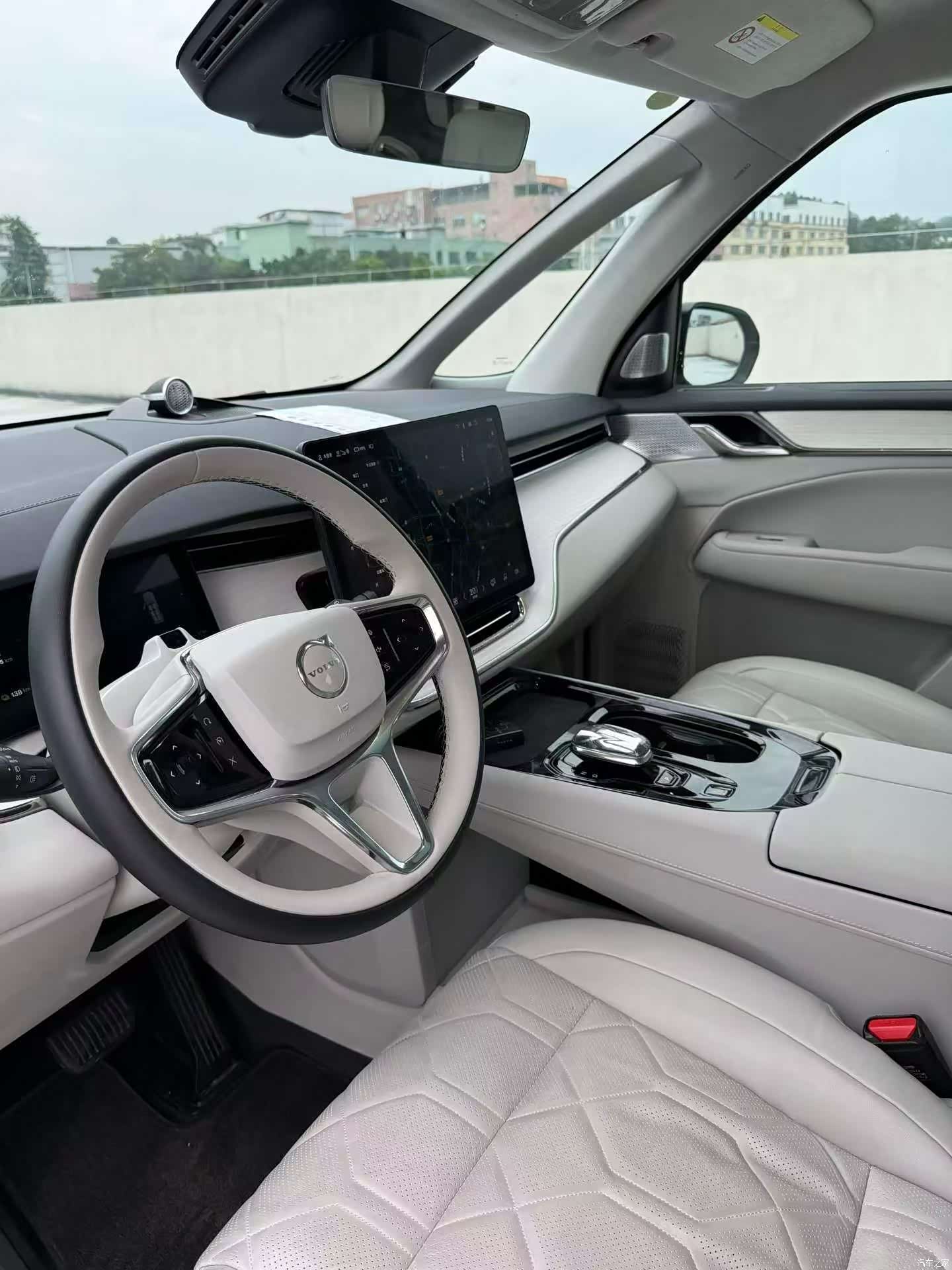 Volvo EM90, 2024 3