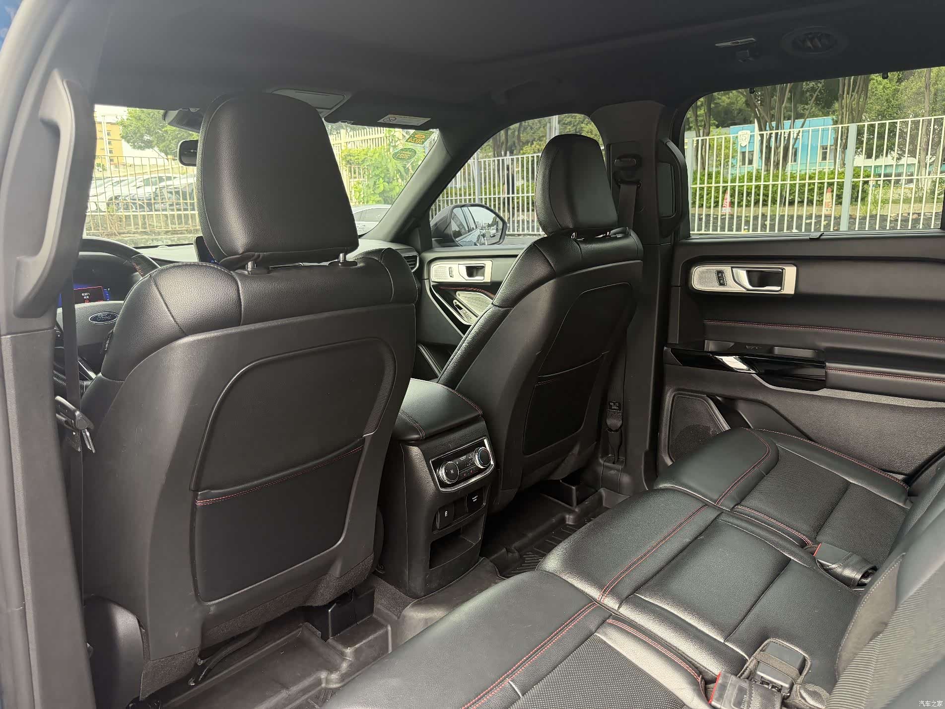 Ford Explorer, 2020 13
