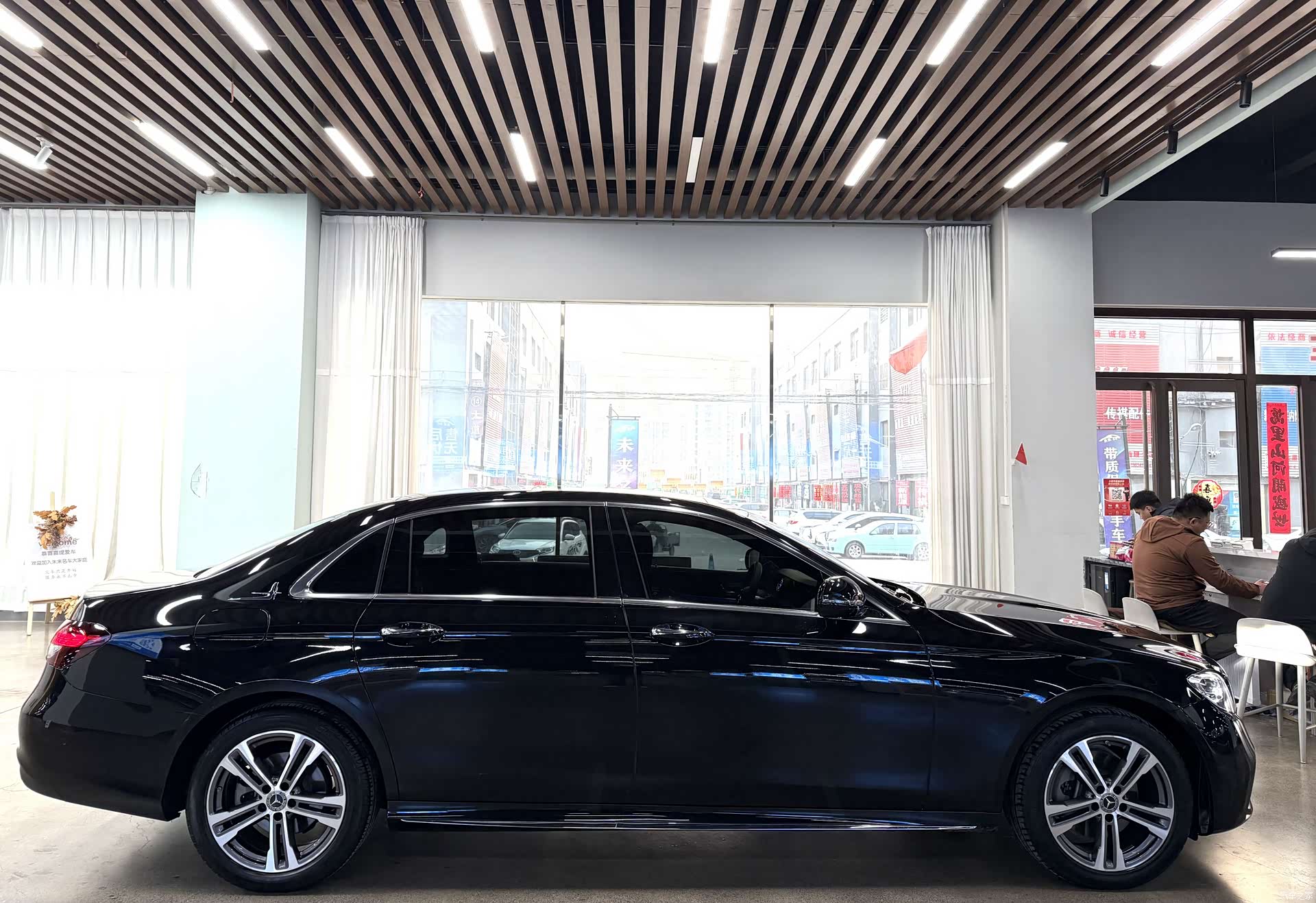 Mercedes-Benz E-Class, 2023 18