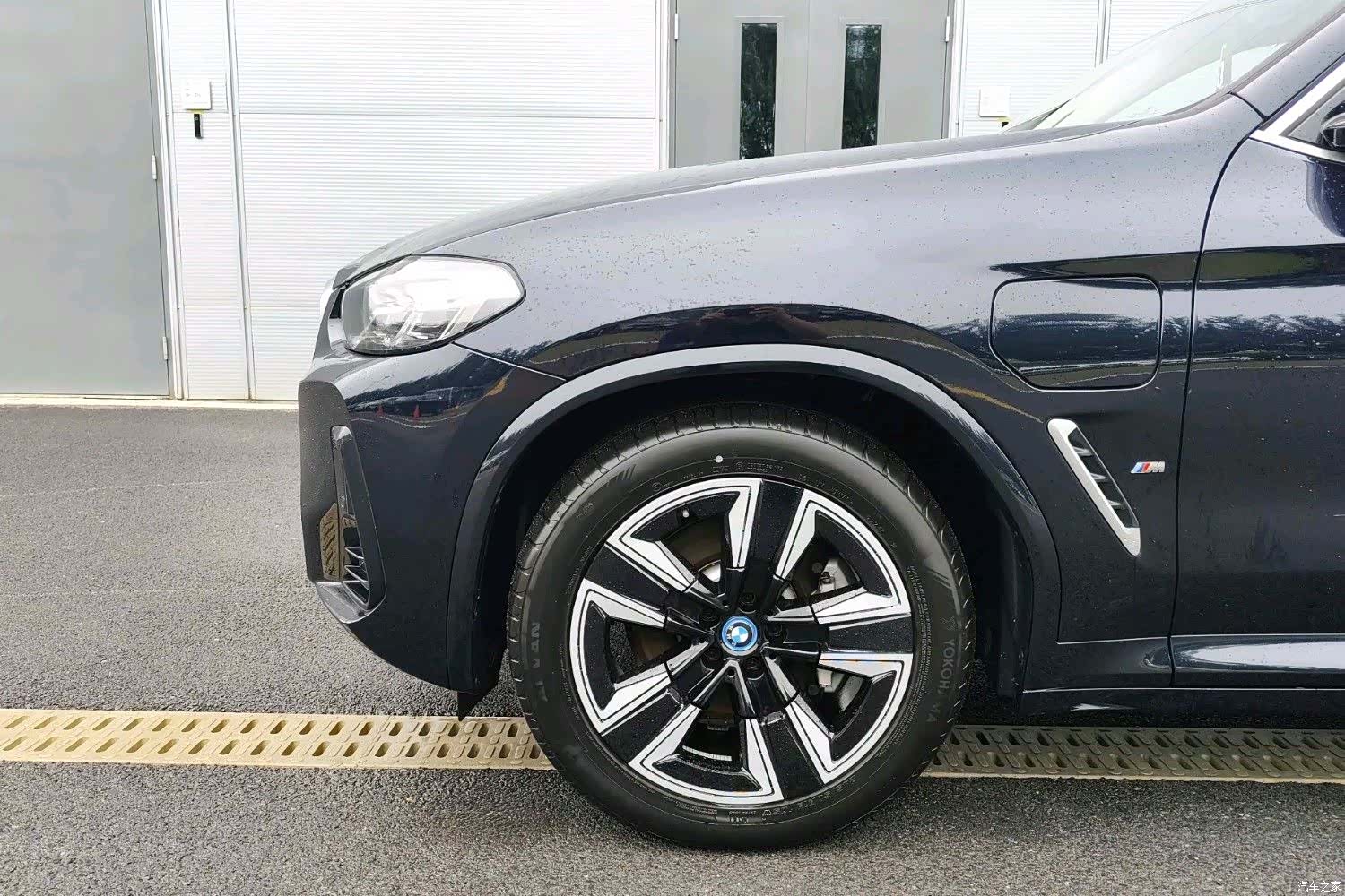 BMW iX3, 2025 6