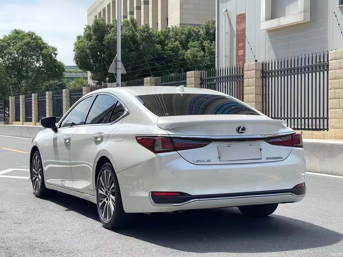 Lexus ES, 2020 7