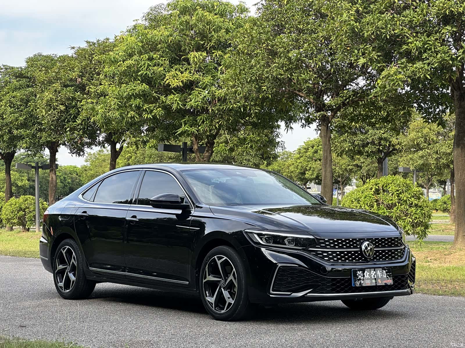 Volkswagen Passat, 2023 3