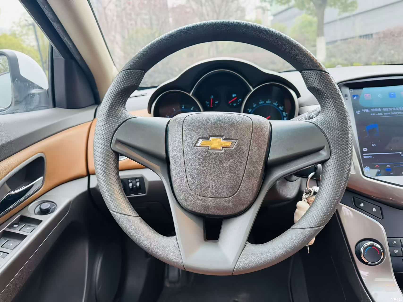 Chevrolet SE, 2015 14