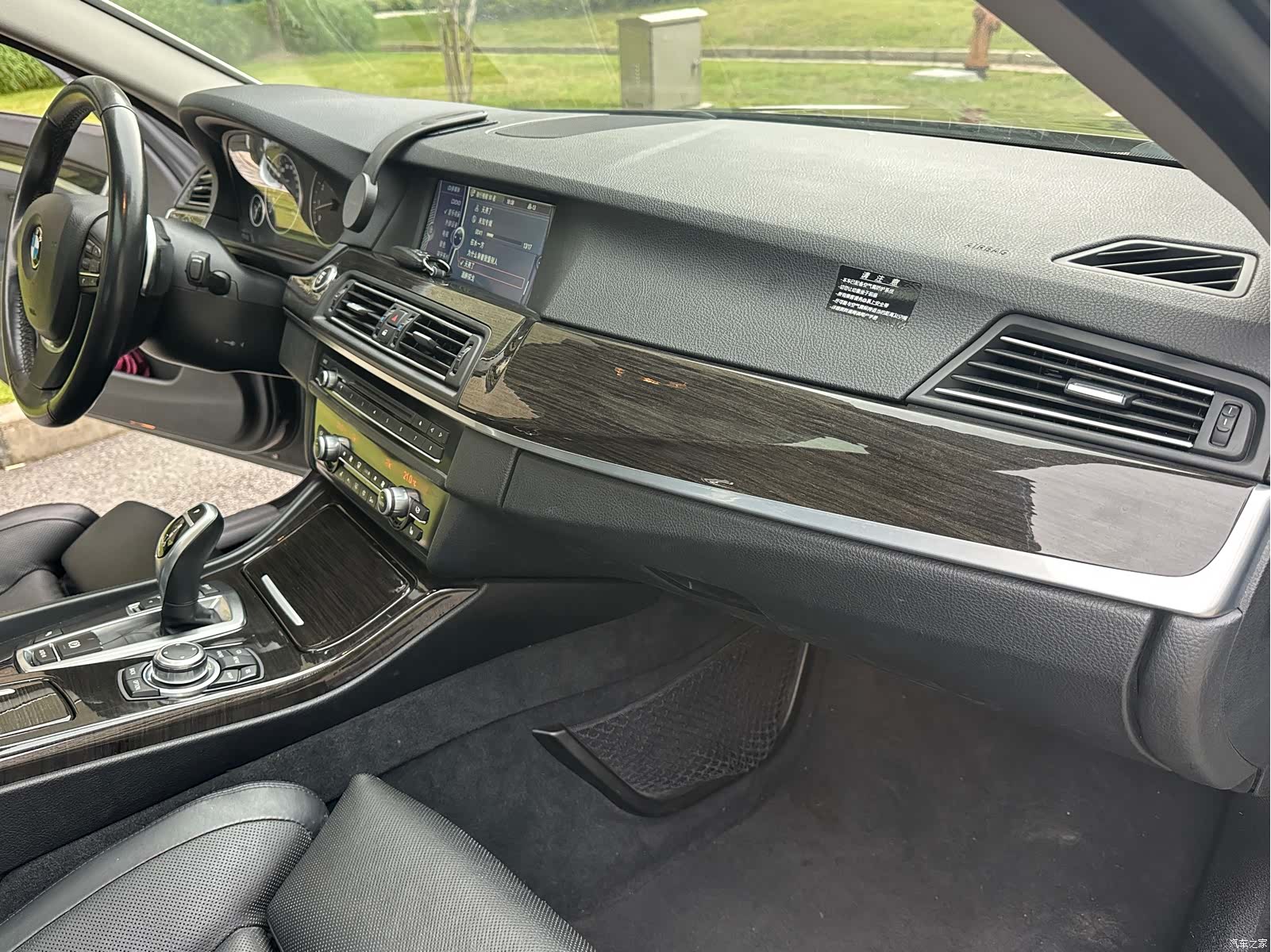 BMW 5 Series, 2011 21