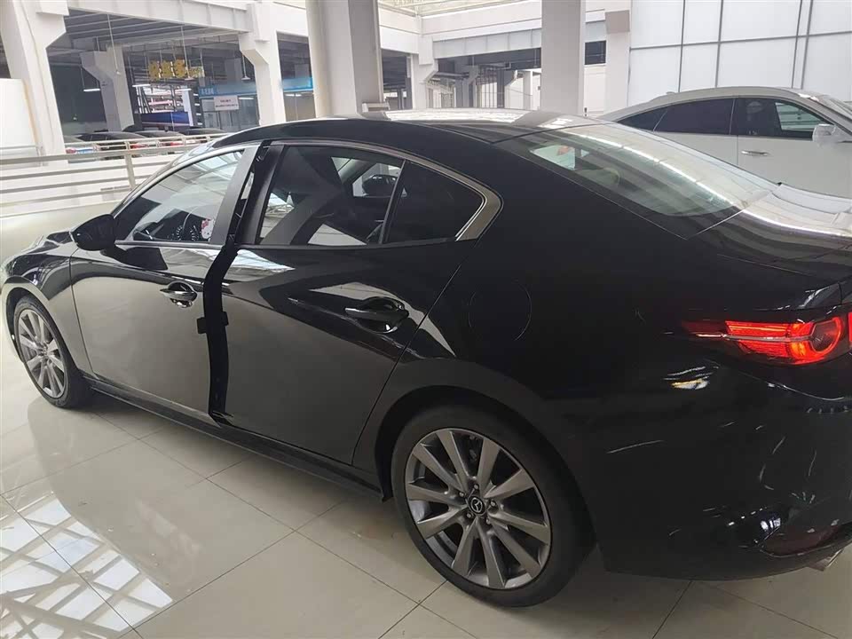 Mazda 3 Angkesaila