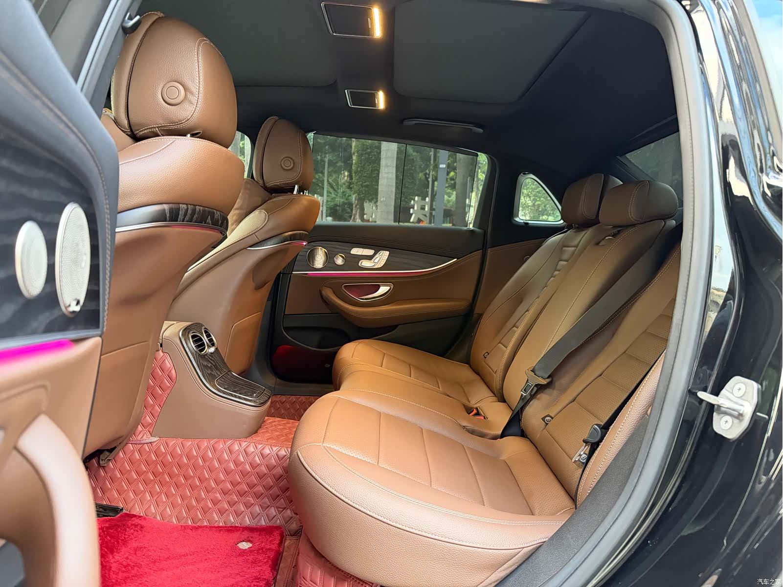 Mercedes-Benz E-Class, 2022 10