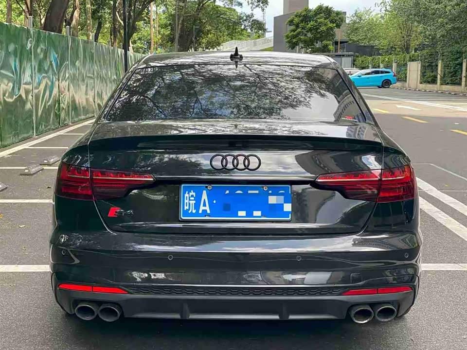 Audi S4