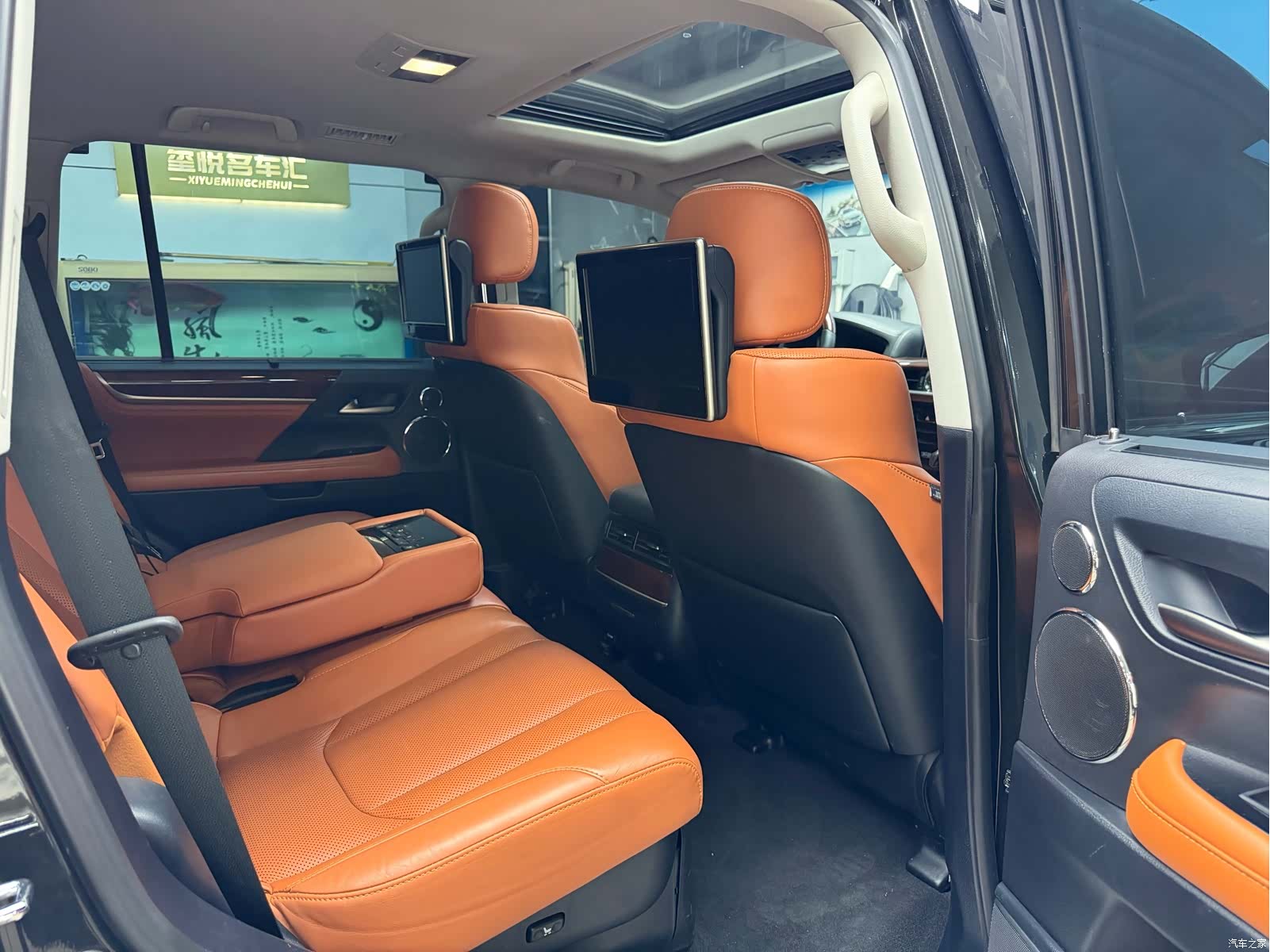 Lexus LX, 2019 23