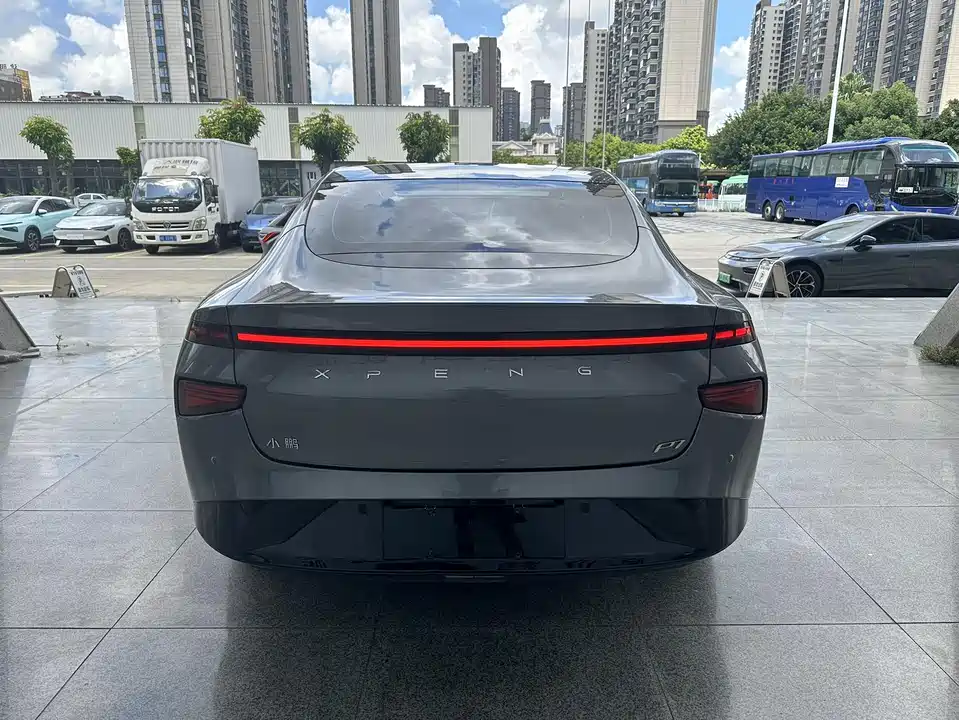 XPENG P7