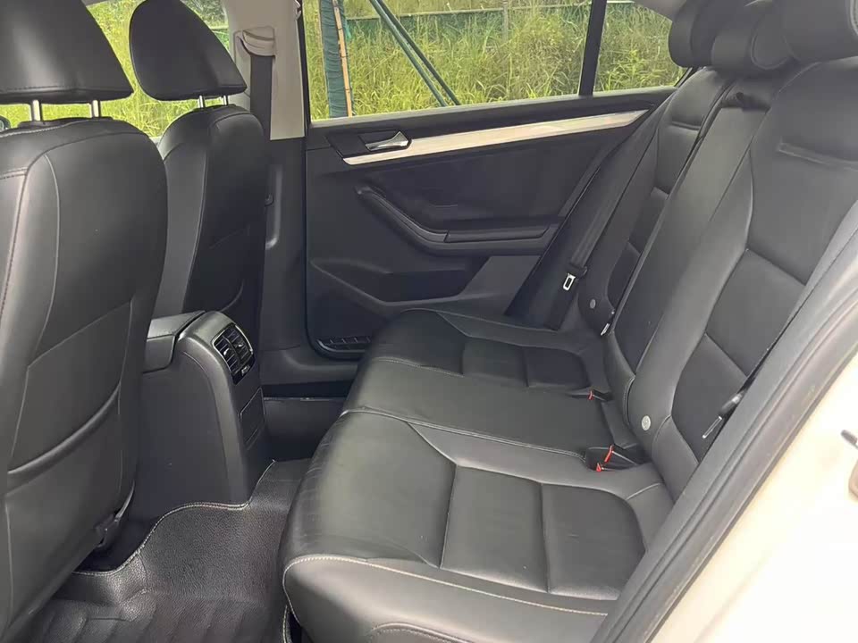 Volkswagen Sagitar Volkswagen Sagitar