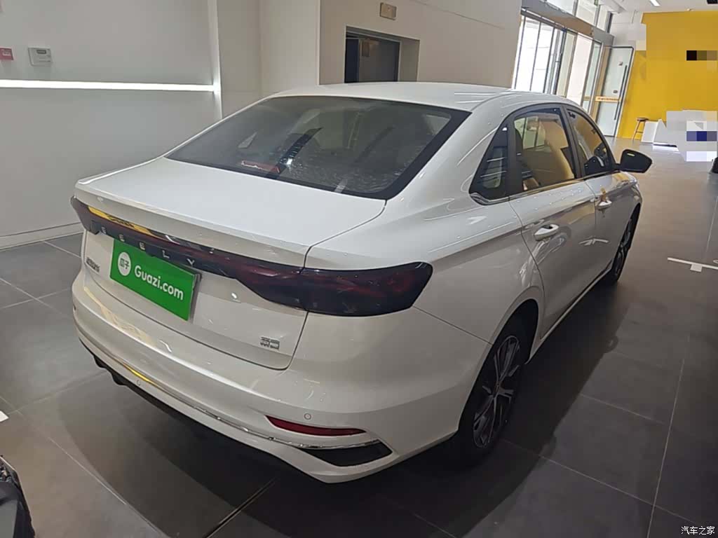 Geely Emgrand, 2022 7