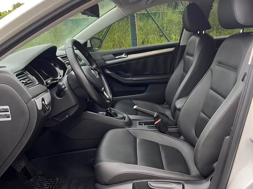 Volkswagen Sagitar Volkswagen Sagitar