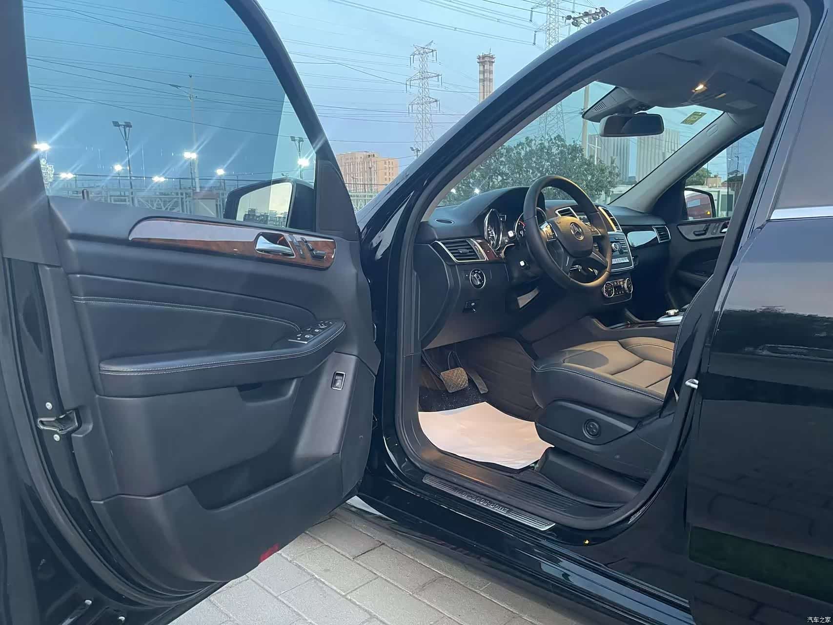 Mercedes-Benz M-Class, 2015 15