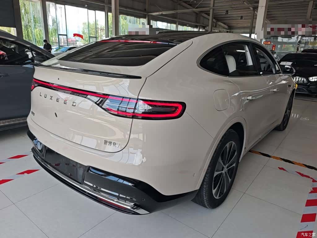 Luxeed R7, 2026 7