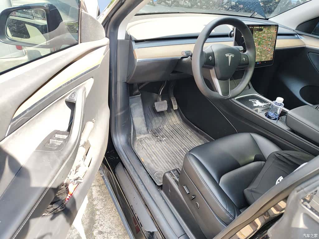 Tesla Model Y, 2022 13