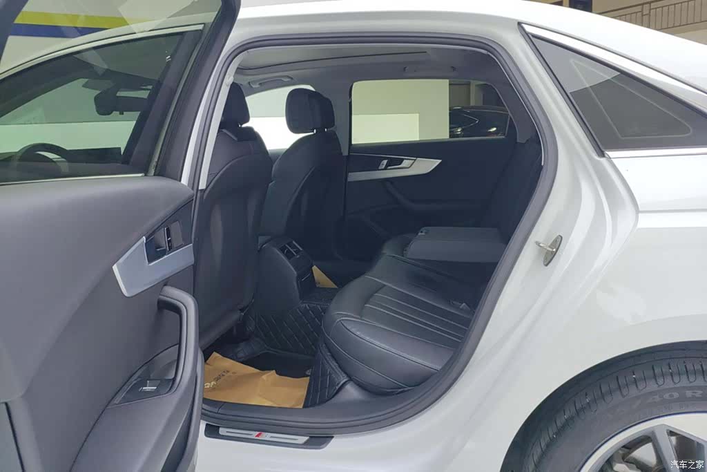 Audi A4L, 2024 11