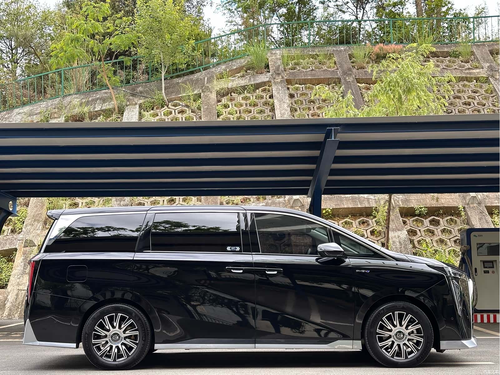 Trumpchi E9, 2025 2