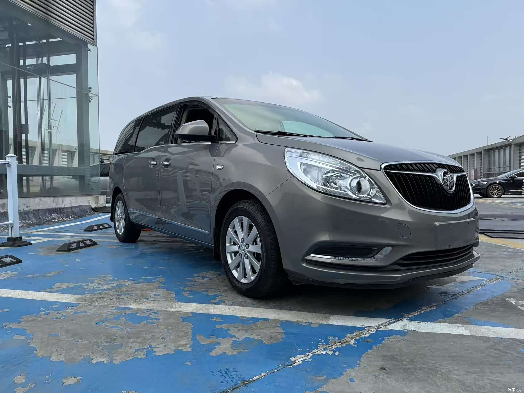 Buick GL8, 2019 3