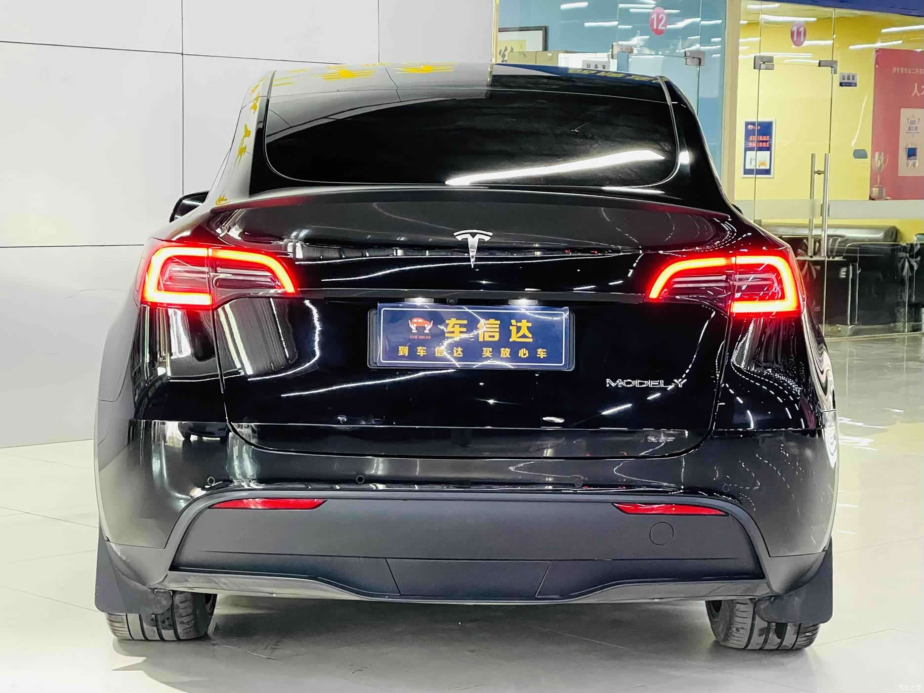 Tesla Model Y, 2023 все фото