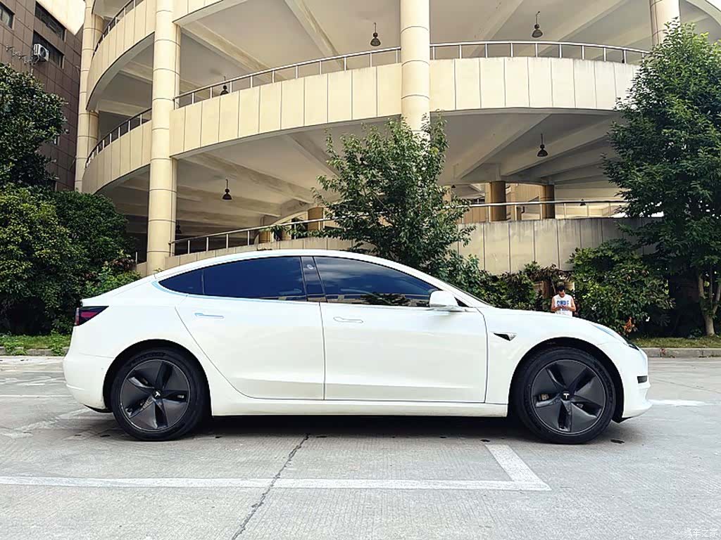 Tesla Model 3, 2020 4