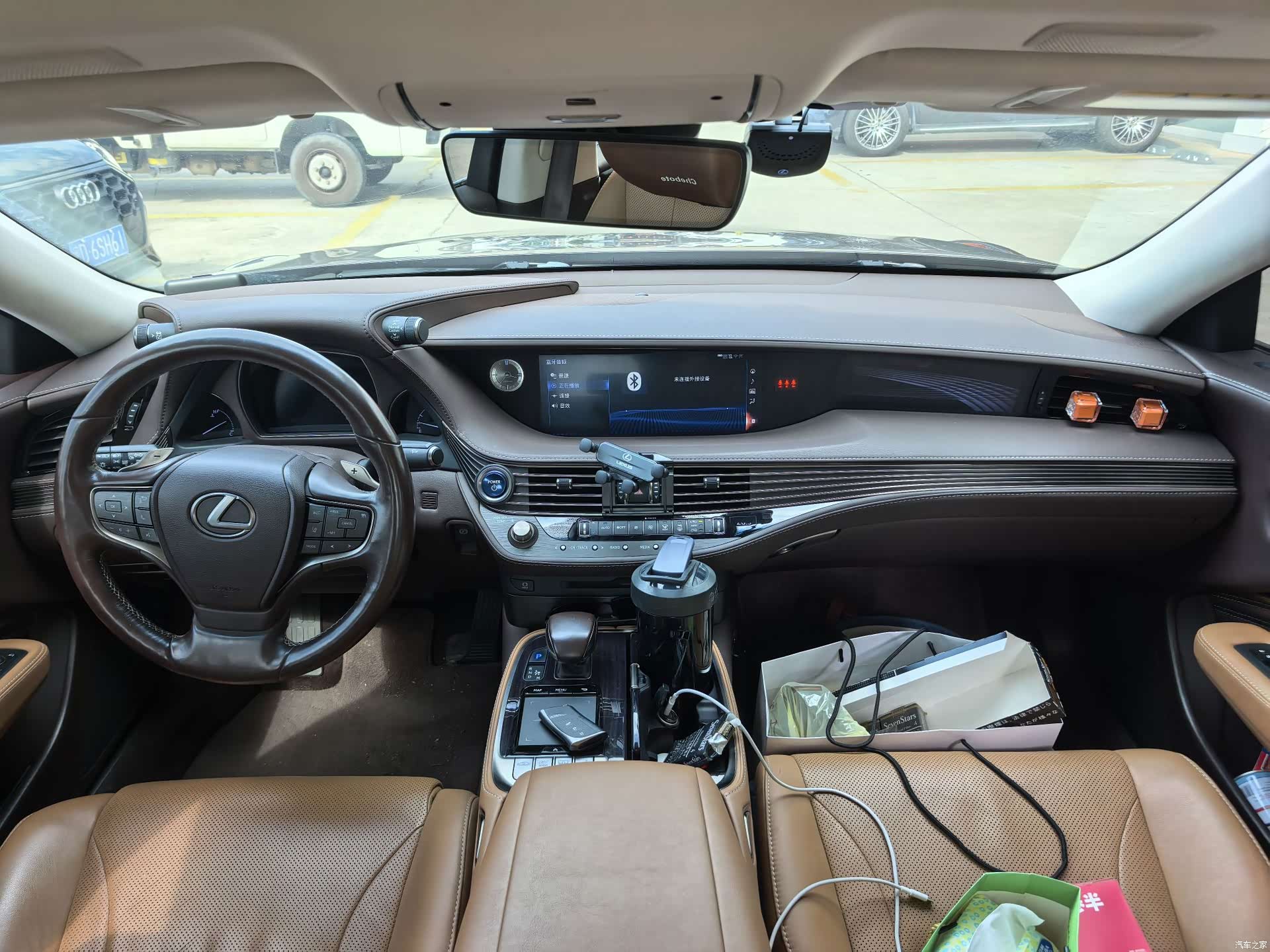 Lexus LS, 2019 9