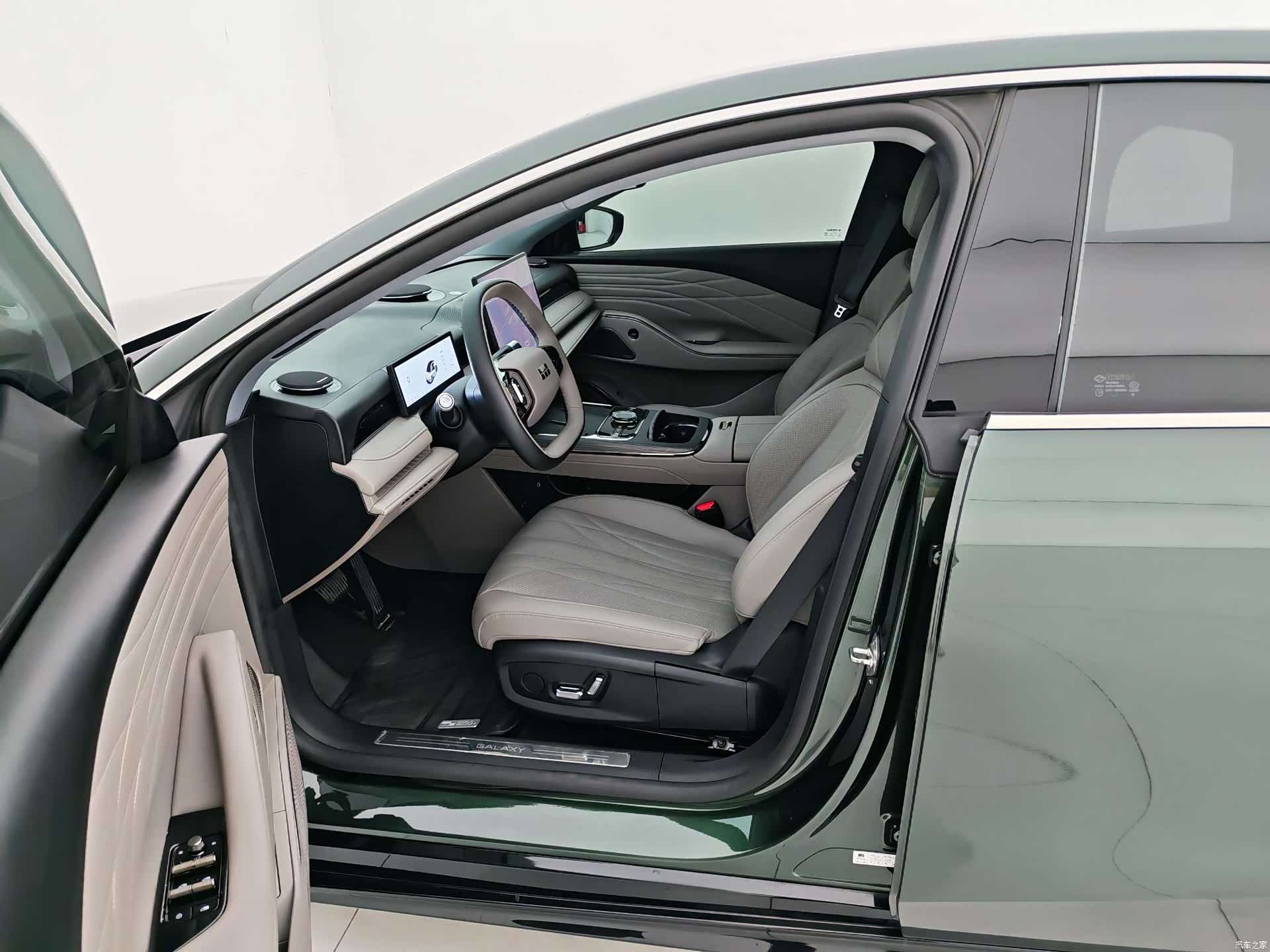 Geely 8, 2025 все фото