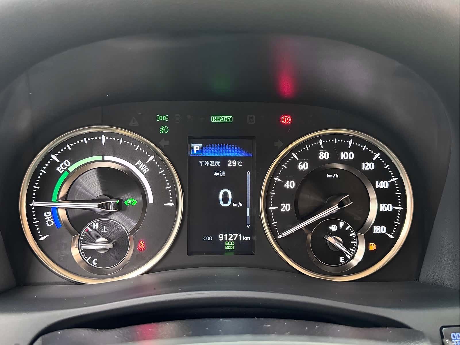 Toyota Alphard, 2022 17