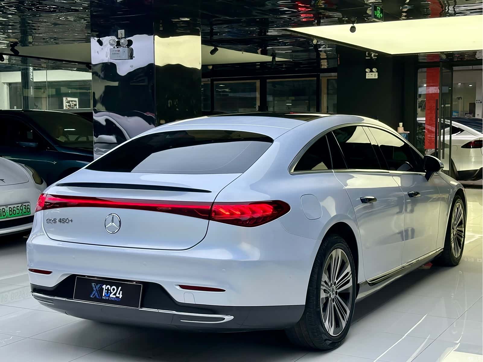 Mercedes-Benz EQS, 2022 4