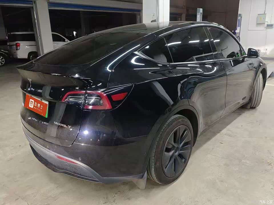 Tesla Model Y, 2024 7
