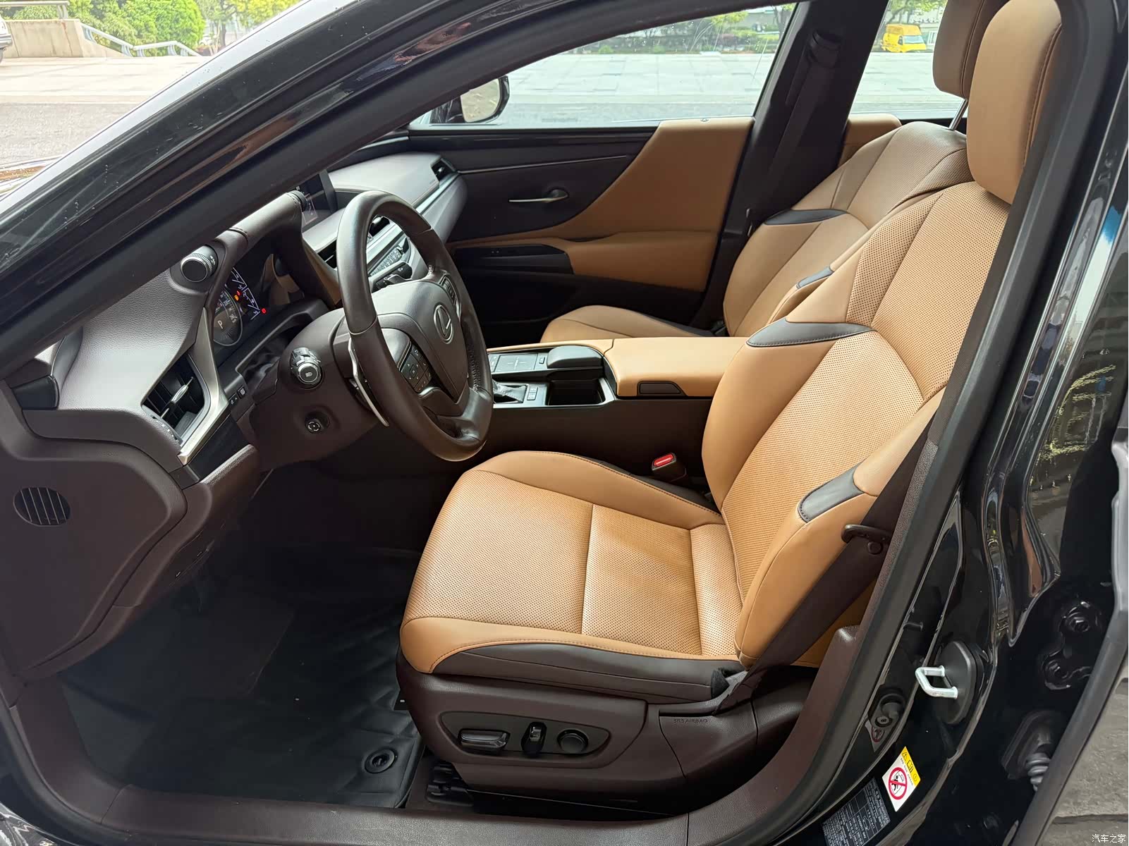 Lexus ES, 2019 8