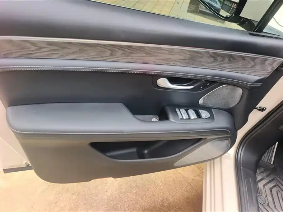 AITO Ask the world M5