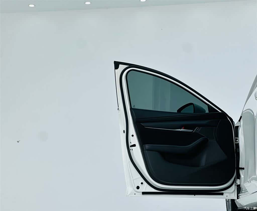Mazda Mazda3, 2021 12