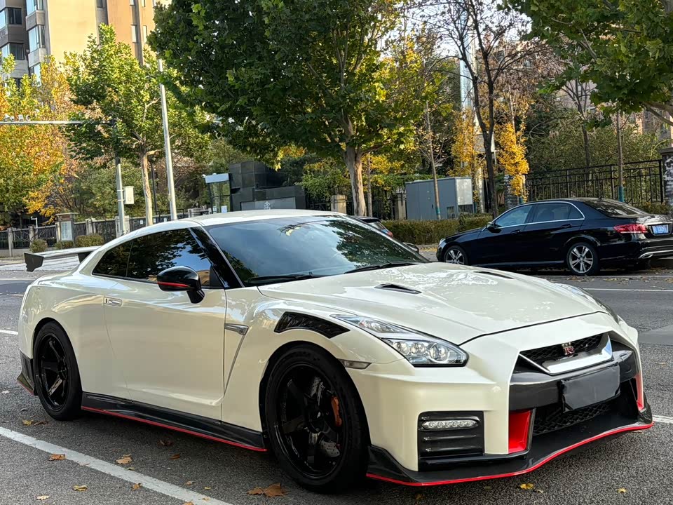 Nissan GT-R