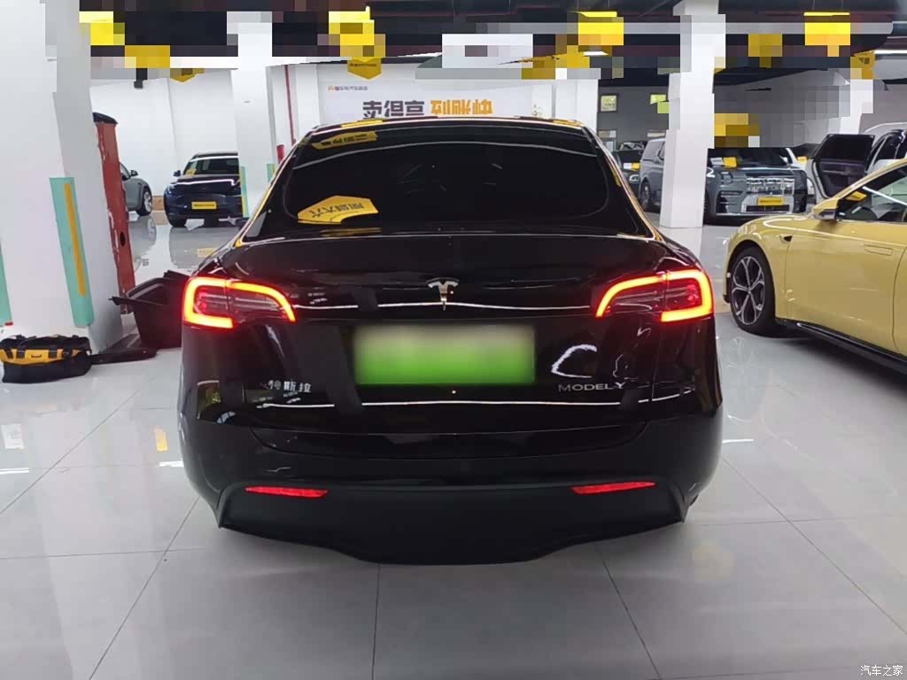 Model Y, 2023 4