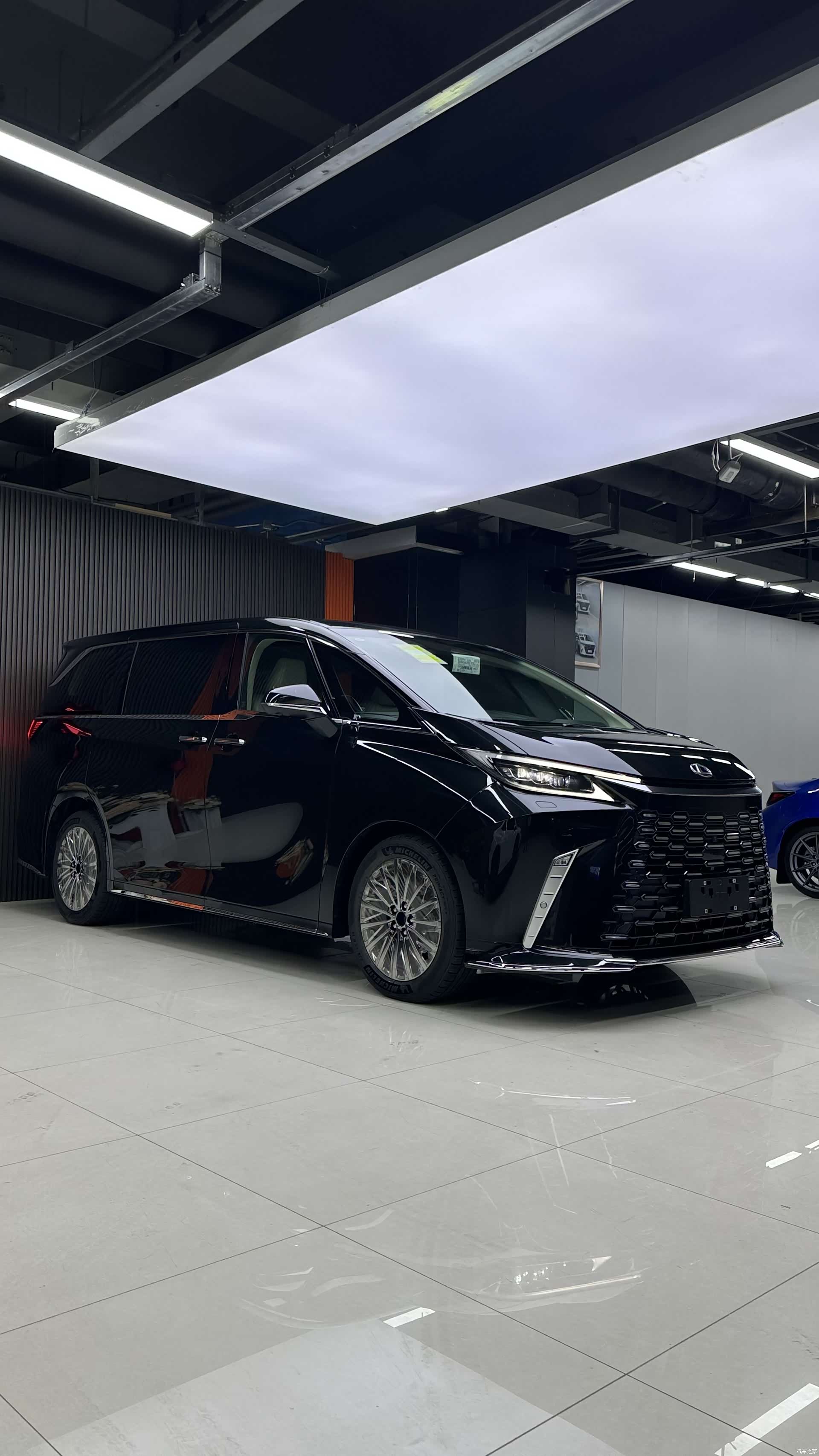 Lexus LM, 2025 2