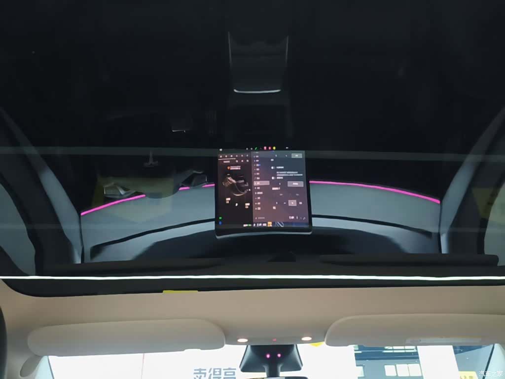 Model Y, 2023 14