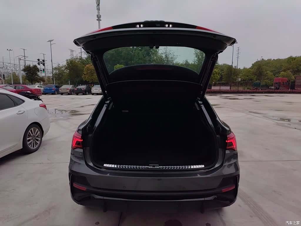Audi Q3, 2023 15