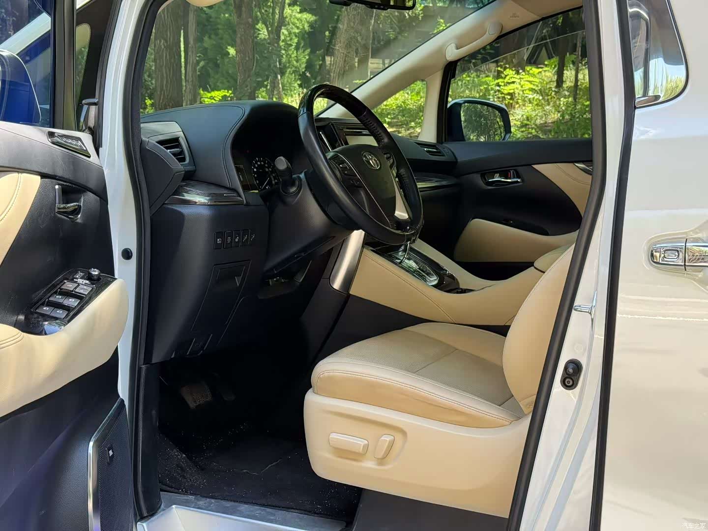 Toyota Alphard, 2019 25