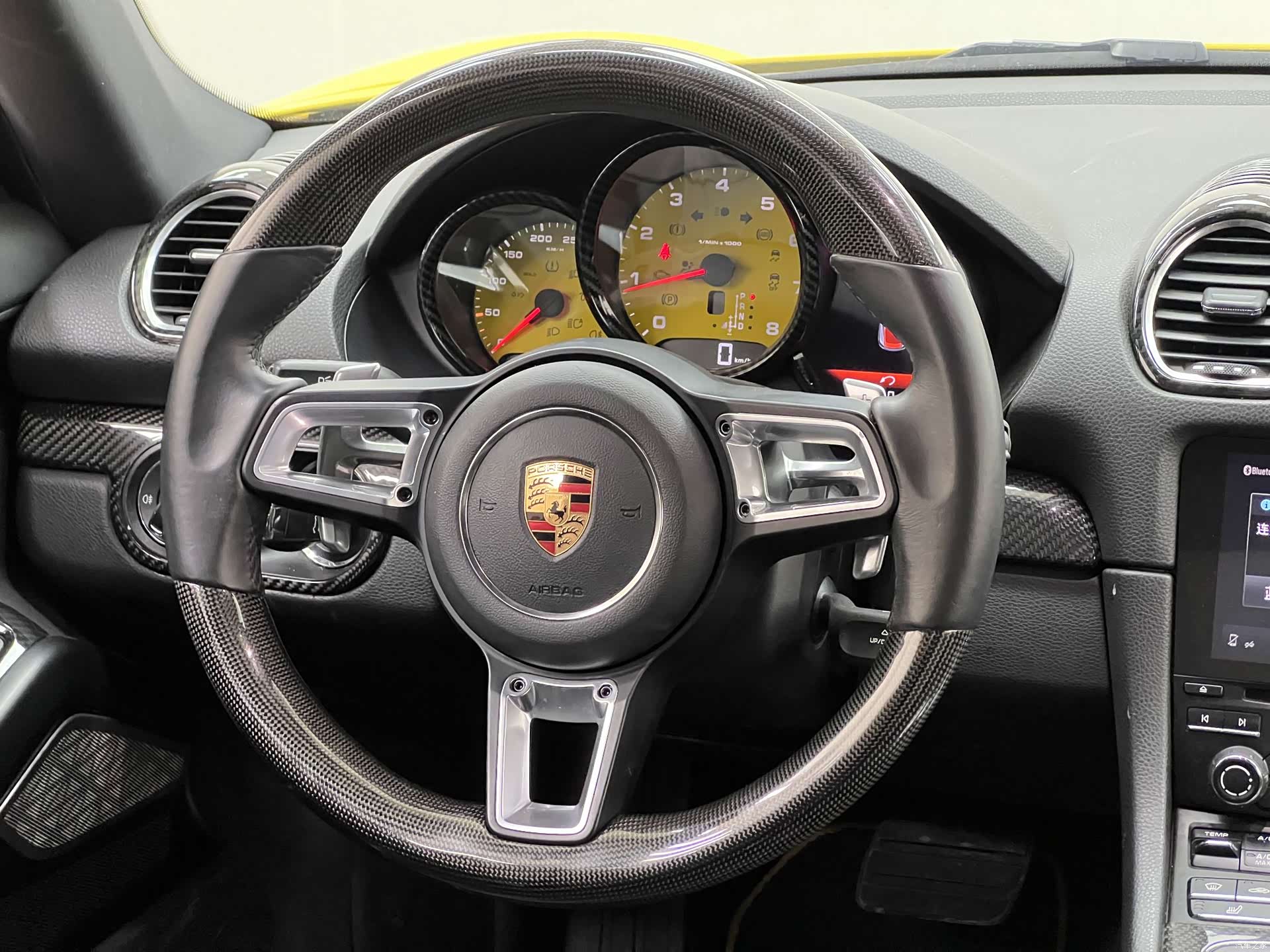 Porsche Cayman, 2017 26