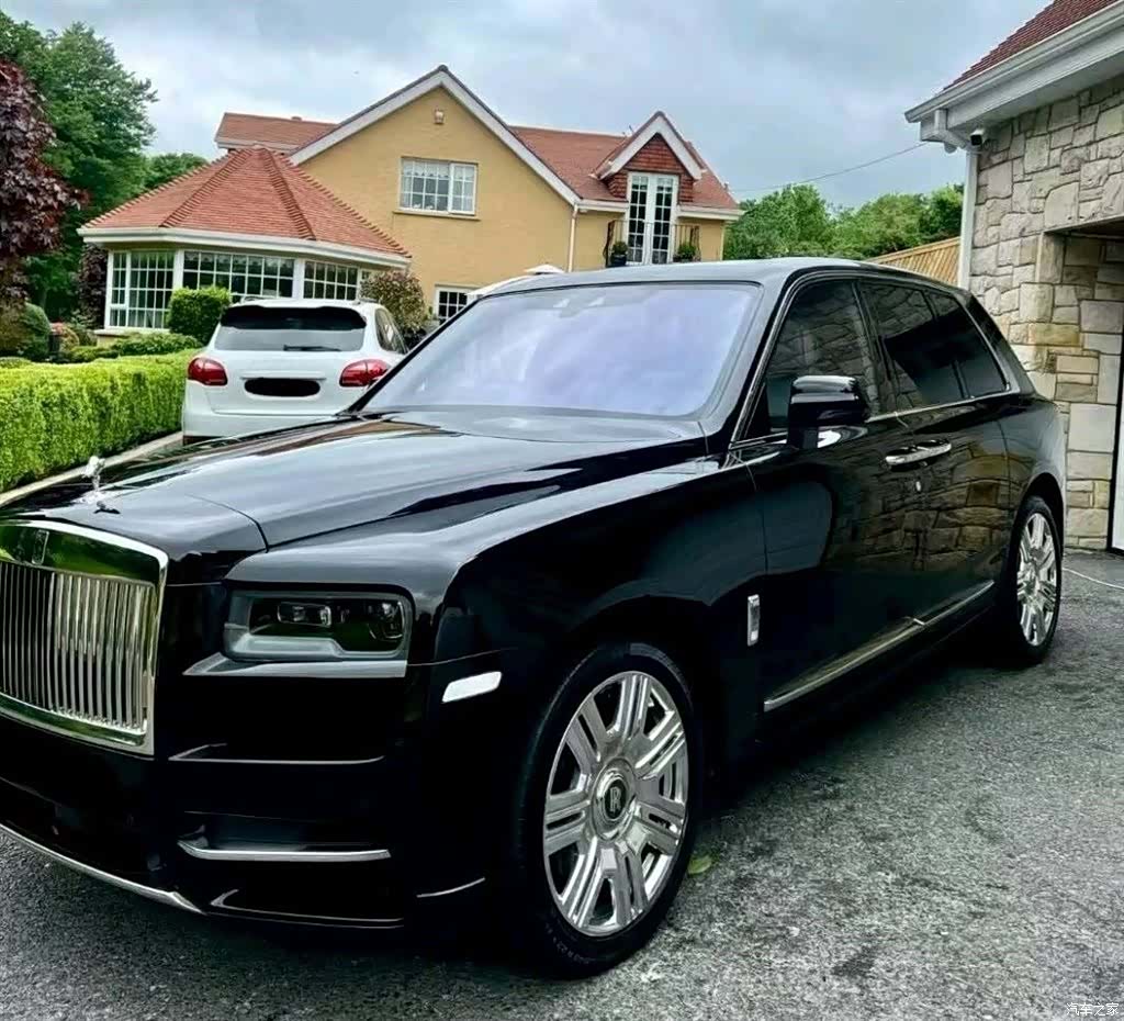 Rolls-Royce Cullinan, 2022 2