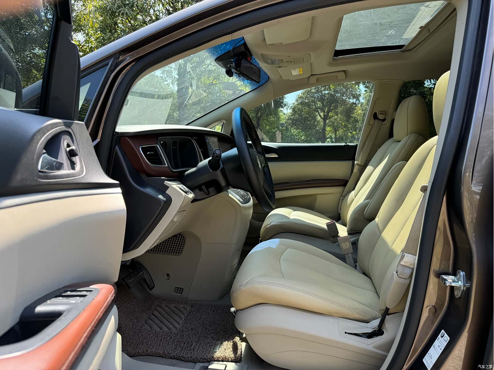 Buick GL8, 2016 8