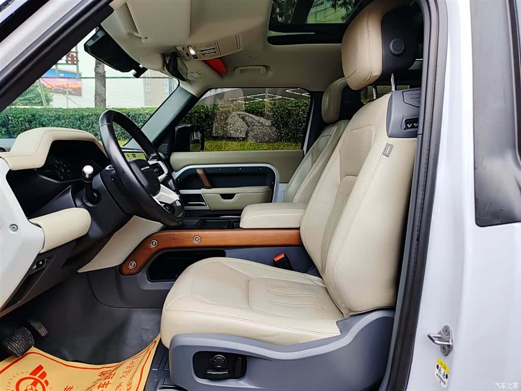 Land Rover Defender, 2022 8