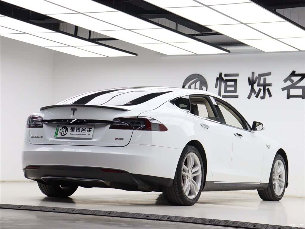 Tesla Model S, 2015 21